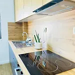 Prime Location Cozy Near Pazari I Ri Apartment