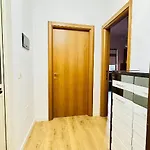 Prime Location Cozy Near Pazari I Ri Apartment Tirana