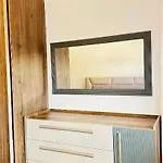 Prime Location Cozy Near Pazari I Ri Apartment