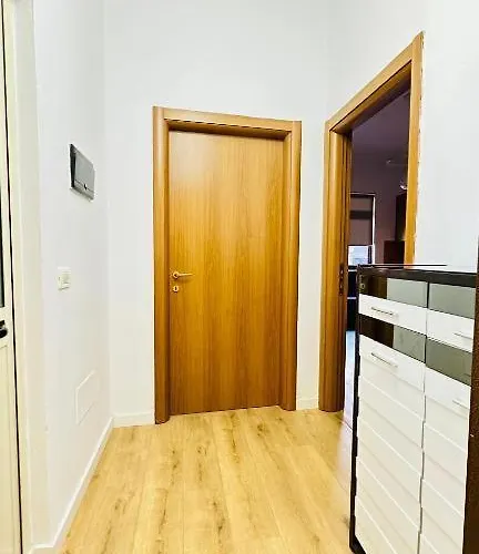 Prime Location Cozy Near Pazari I Ri Lägenhet Tirana