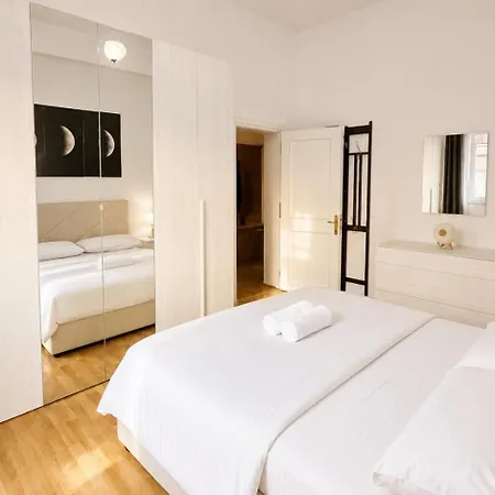 アパート Center 4 Min To Skanderbeg Square